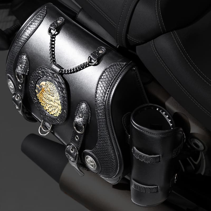 Punk Style Motorcycle Saddlebags 26L Leather with Cup Holder for Harley Softail Dyna Road King Cruiser