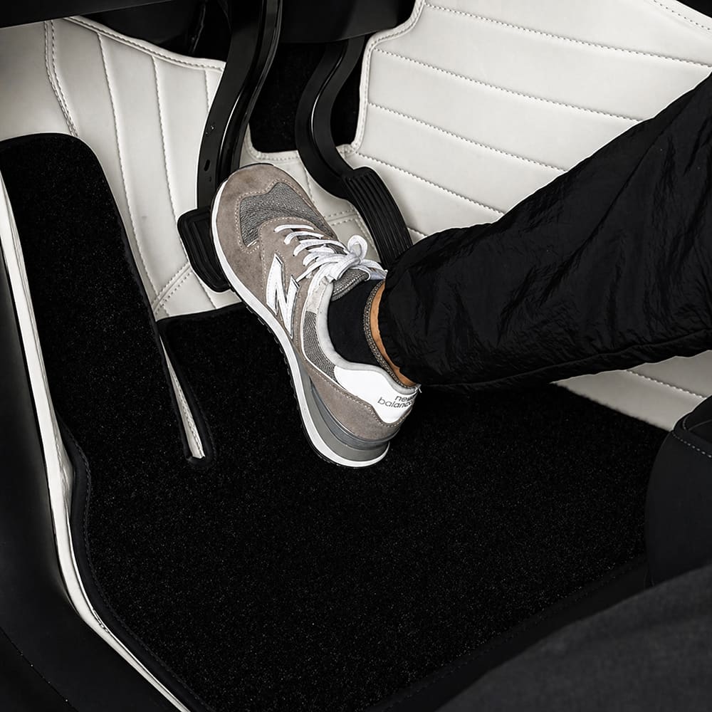 Tesla Model 3/Y Luxury Leather Full Coverage Floor Mats